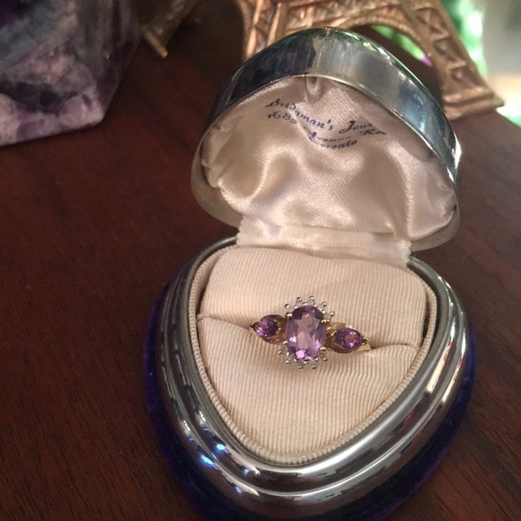 10k Gold Diamond & Amethys ring beautiful - Picture 7 of 13